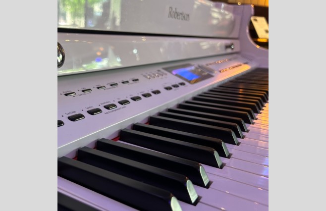 Robertson RP3000 Self Playing Digital Baby Grand Piano | Polished White | UK Delivery | 0% Finance | P/X | Full Warranty | Includes Stool & Headphones | Used - Image 7